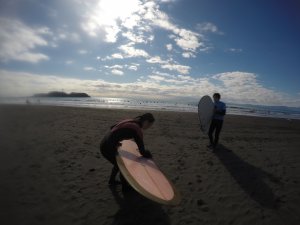初めてのサーフィン＆ウネリから乗れるように練習！！