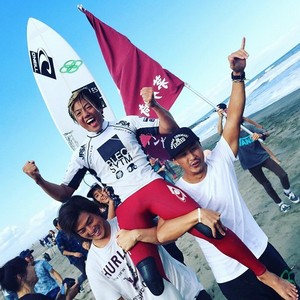 【ONEILL＆QUARTER SURFBOARDS】茅ヶ崎・森ユウジがプロ最終戦で優勝！！